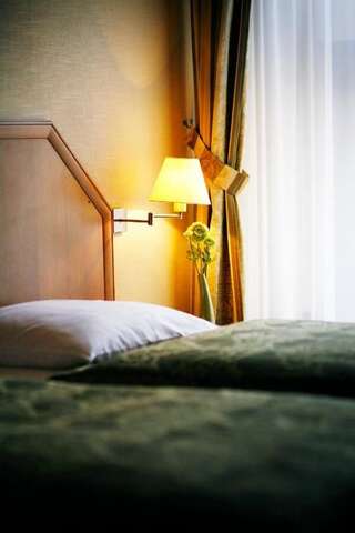 Отель Hotel Zorza Намыслув Двухместный номер с 2 отдельными кроватями-11
